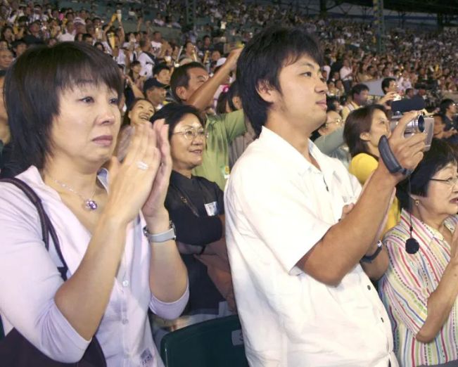 岡田彰布の息子の岡田陽集は現在ジャカルタに住んでいる