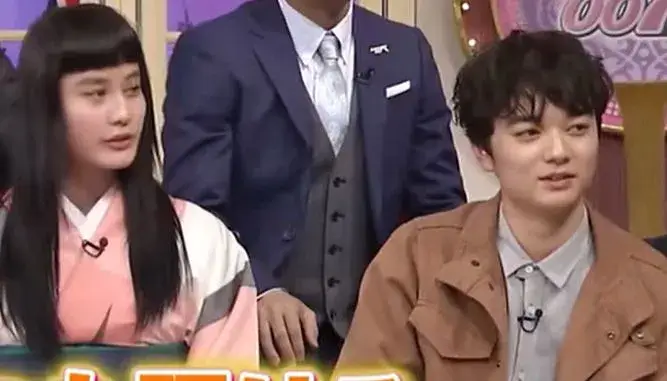 橋本愛と染谷将太のツーショット画像