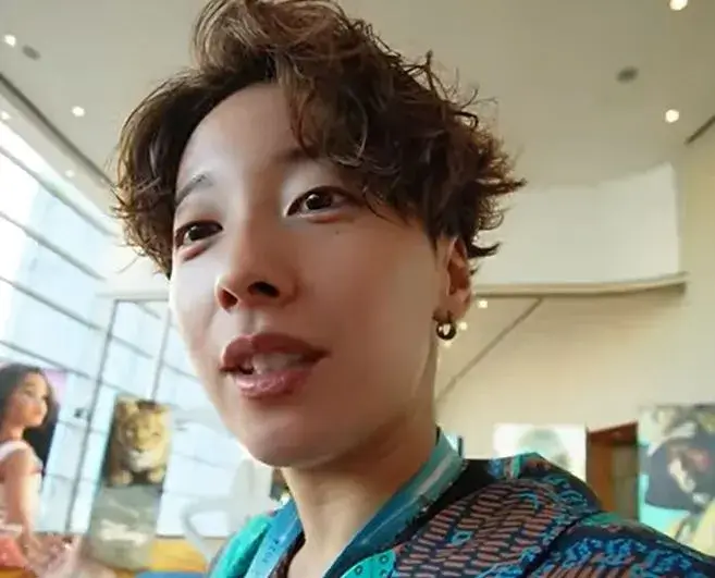 自身の性同一性障害について言及するYouTuberひなた