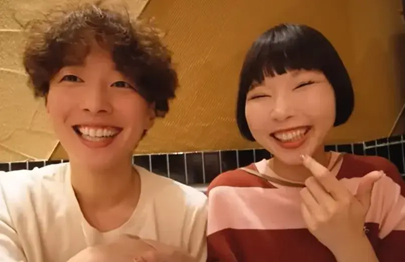 ひなたとあさぎーにょのツーショット画像