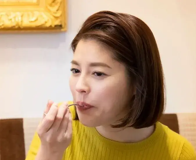 衣装が原因でおめでたの噂がでた神田愛花