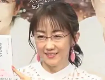 年齢や身長について話す唐橋ユミ