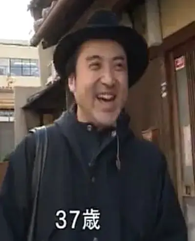 出身地や地元との関わりについて話すムロツヨシ