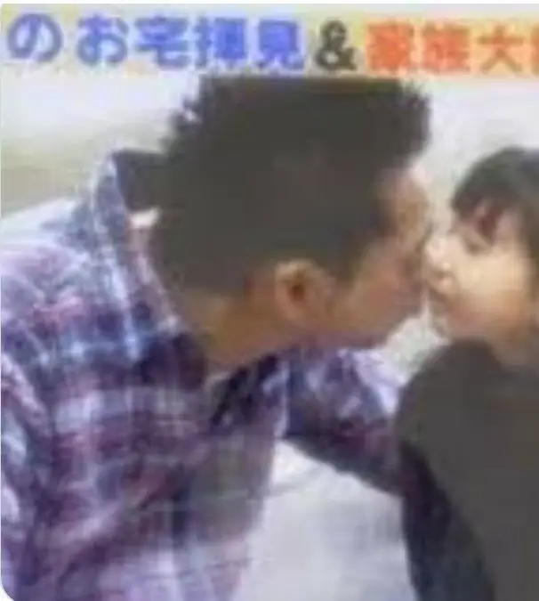 娘を溺愛すしてキスするバナナマン設楽統
