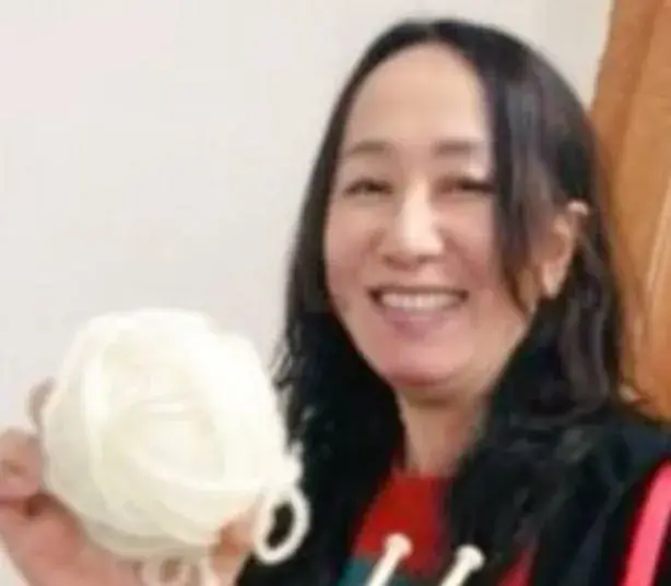 羽場裕一の妻の狩野さゆり