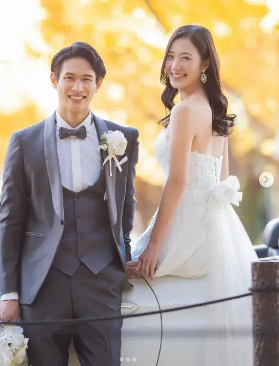 西山真央さんと中道理央也さんの結婚したウェディング写真